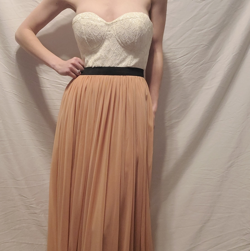 Lace strapless dress size M FINAL SALE🏷